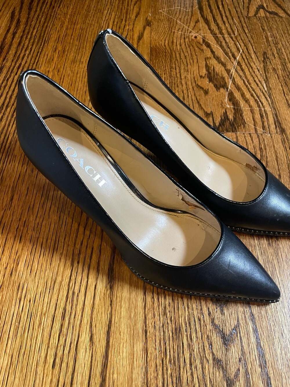 Coach Black Leather Waverly Bead Chain Pointed Toe Pumps Size 7.5 B (FLAWED)